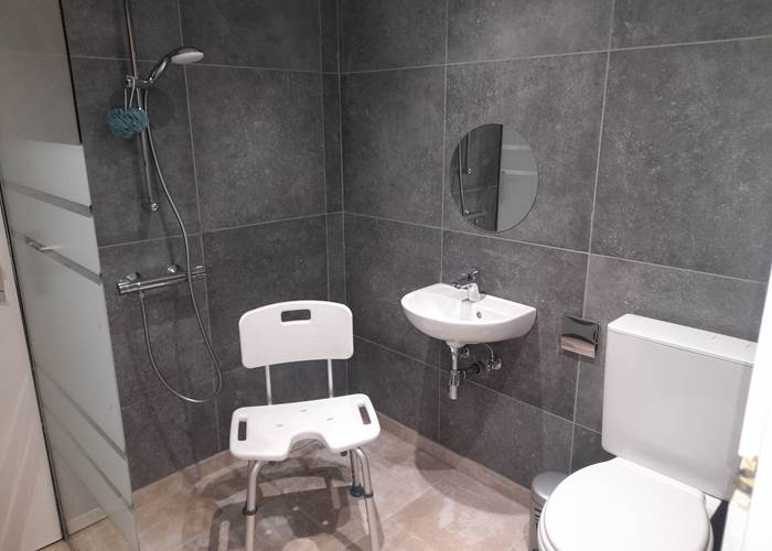 salle de bain PMR