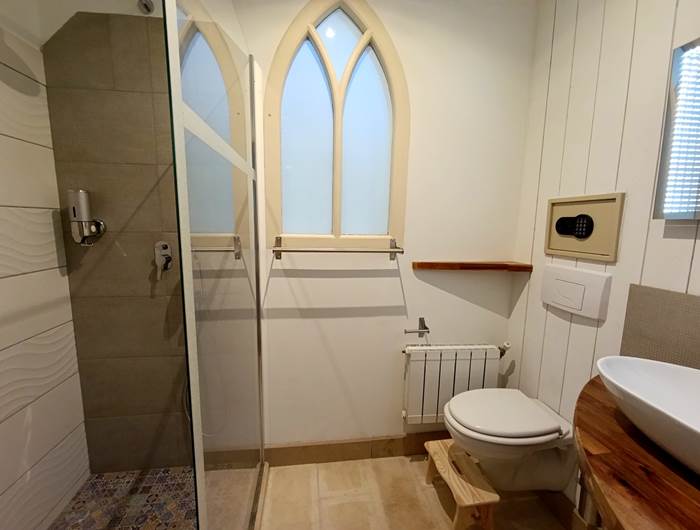 Salle d'eau avec douche à l'Italienne et WC