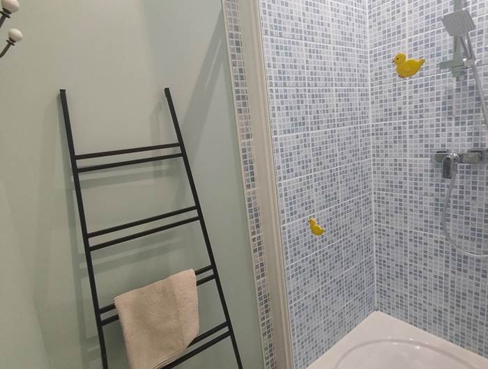 douche-privative-petit-déjeuner-inclus-toilette-privative-coffre-fort