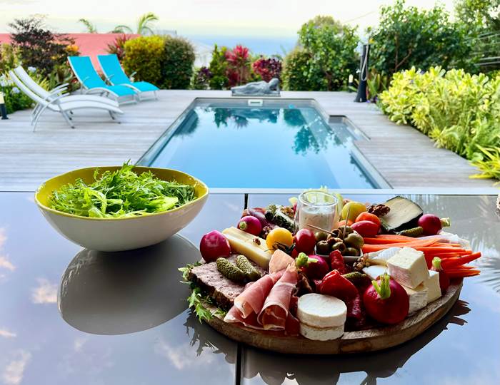 Planche Charcuterie / fromages / crudités