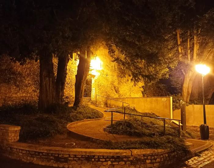 bayeux by night