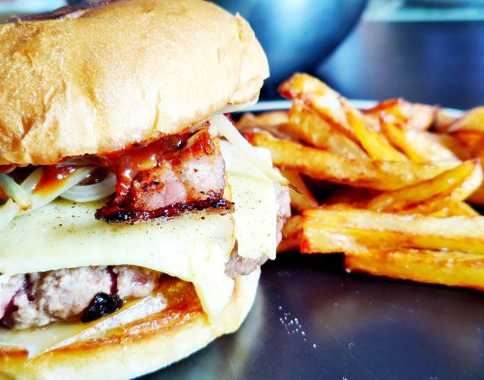 Gîtes, chambre d'hôtes et table d'hôtes gastronomique à Casteljaloux Lot et Garonne, piscine, jacuzzi et spa