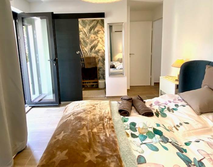 Chambre parentale avec salle d'eau