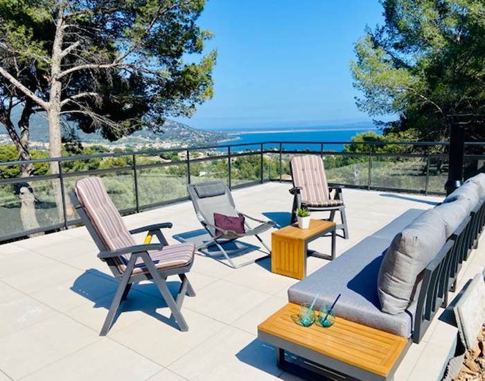 Terrasse vue mer et Presqu'Ile de Giens