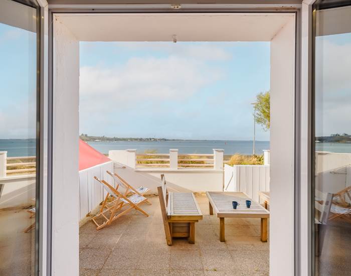 Séjour de la location "insula oya" vue mer terrasse nord