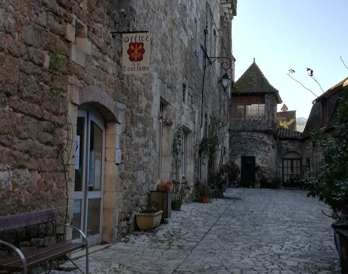 La cour du Prieuré