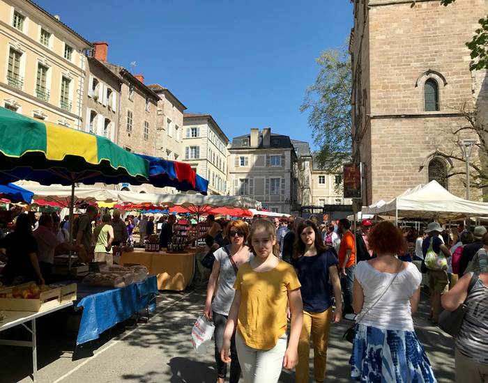 Très beau marché producteurs à Cahors