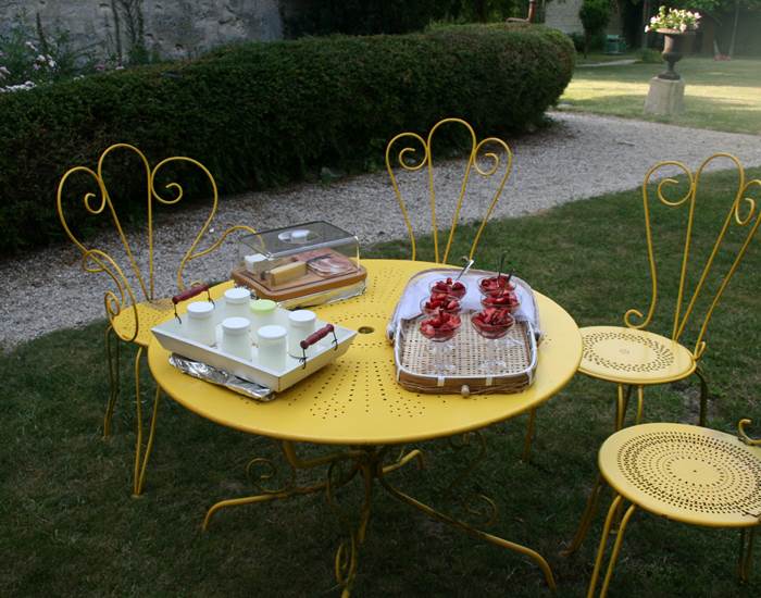 Petit-déjeuner en terrasse-page