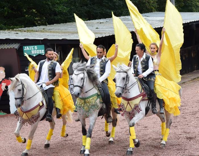 Les cavaliers du sud en démonstration