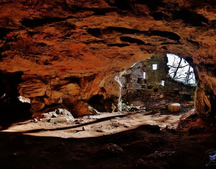 abri troglodyte