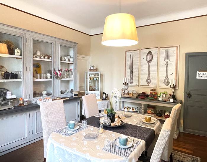 Salle du petit déjeuner-page