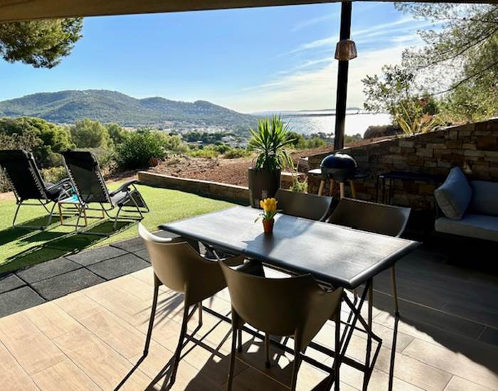 LEVANT Terrasse privative vue mer