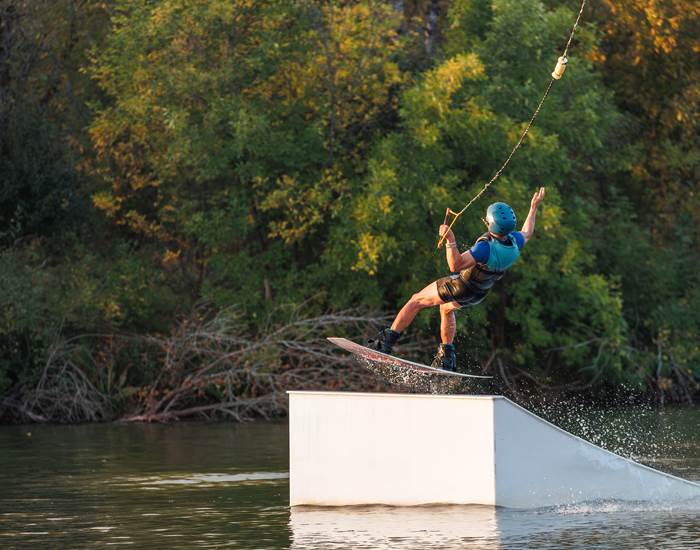 wakeboard-cable-park-activité-nautique-medoc-bordeaux-mas-des-anges.jpg