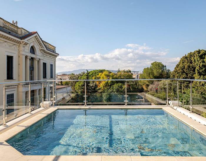 Piscine avec vue mer