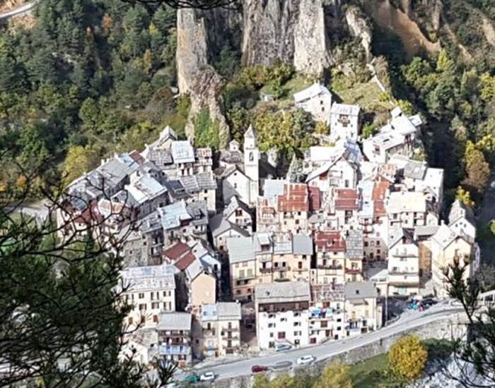 Péone