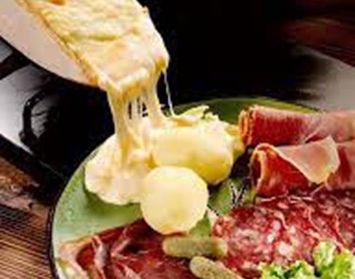La fameuse raclette au lait cru!