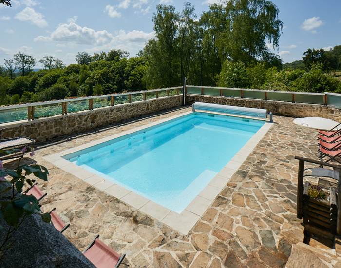 les bois de saint Auvent la piscine