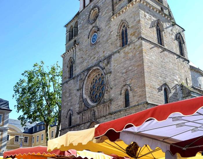 Marché de Cahors, place de la Cathédrale