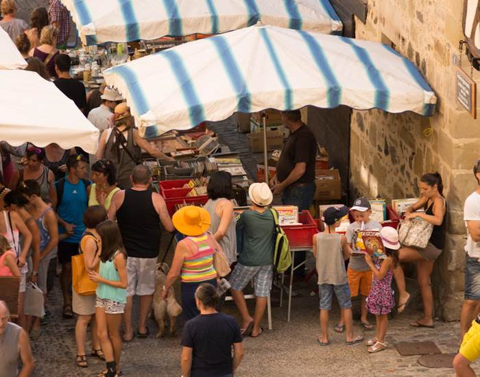 Brocante à Beaulieu