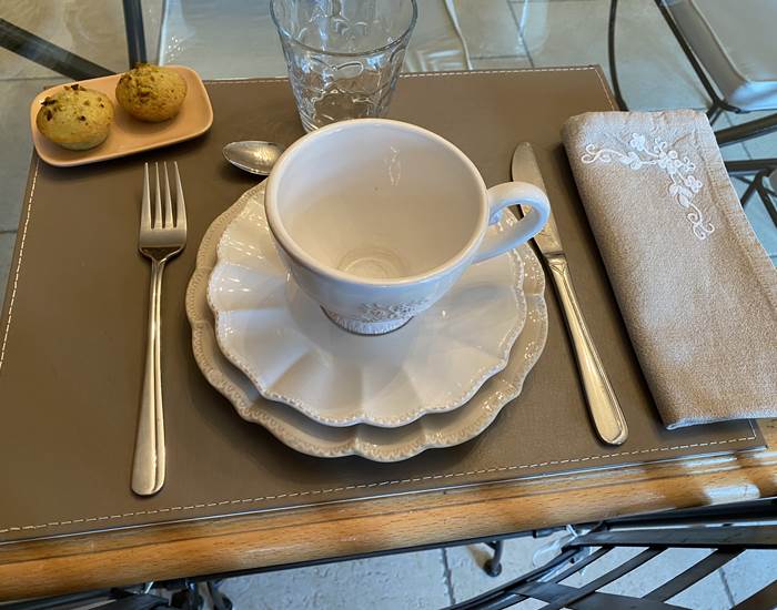 A table !-page