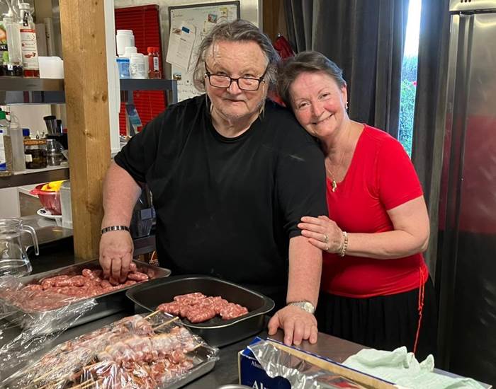 Françoise et Jules à votre service depuis 1995 et heureux de l'être.