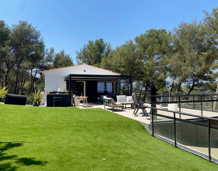 Vue de la maison dos à la mer