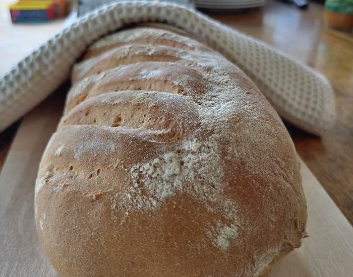 Pain maison pour le petit-déjeuner au Coq du Nord Mailhac