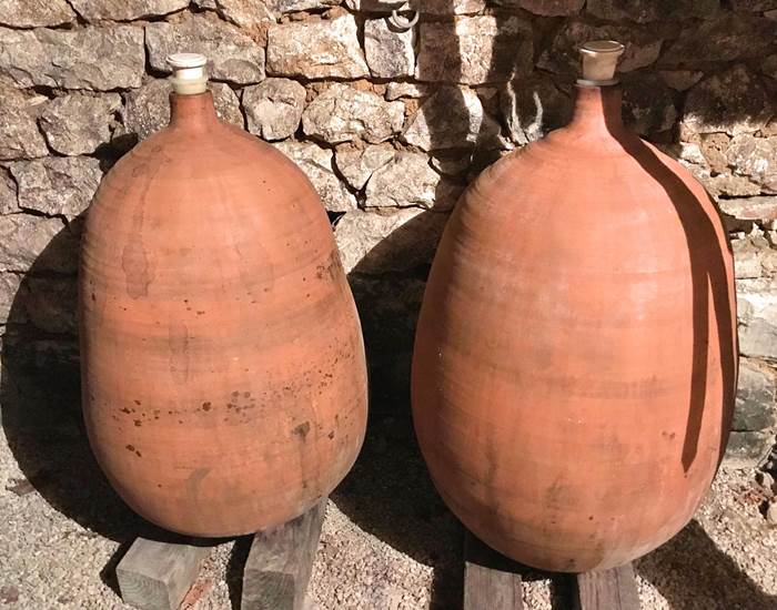 Les jarres de terre pour la cuvée Cot en Dolia