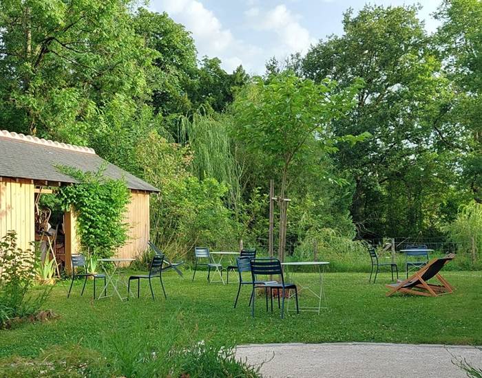 chambres-d-hotes-amboise-maison-chemin-jardin-chill