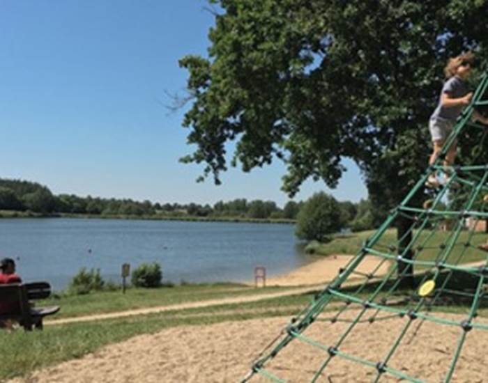 lac Pouzauges activité jeune gite famille proche Puy du Fou