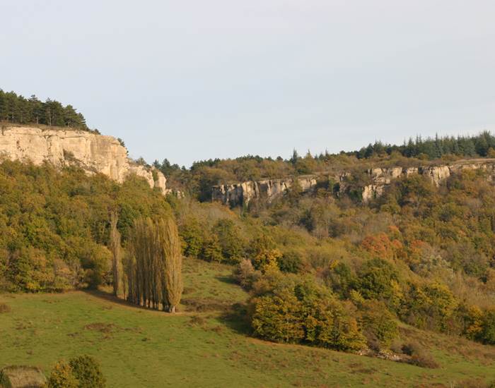 la nature pittoresque autour de Nolay, les falaises de Cormot-page