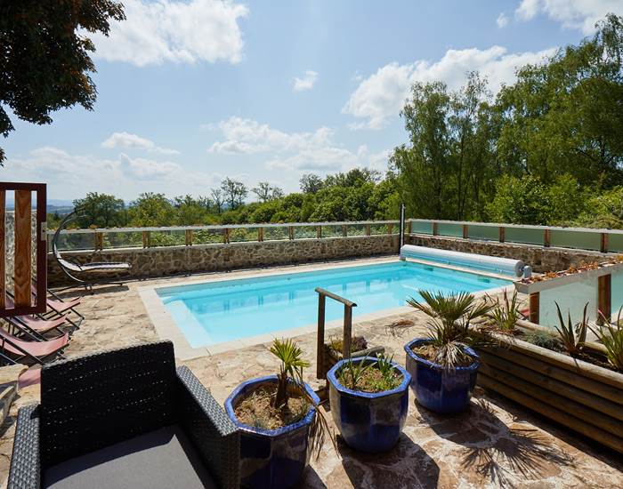les bois de saint Auvent la piscine
