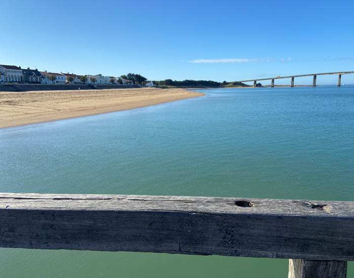 Esplanade de la mer vue depuis l'estacade de Fromentine