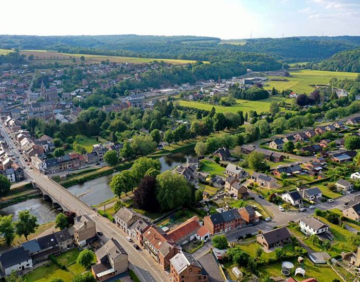 HAMOIR traversée par l'Ourthe dans laquelle se jette le Néblon - Sans oublier toute cette belle végétation