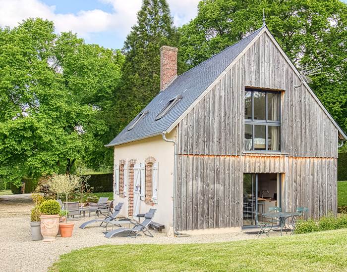 suite-de-l-atelier-avec-living-la-verrerie-d-ivoy