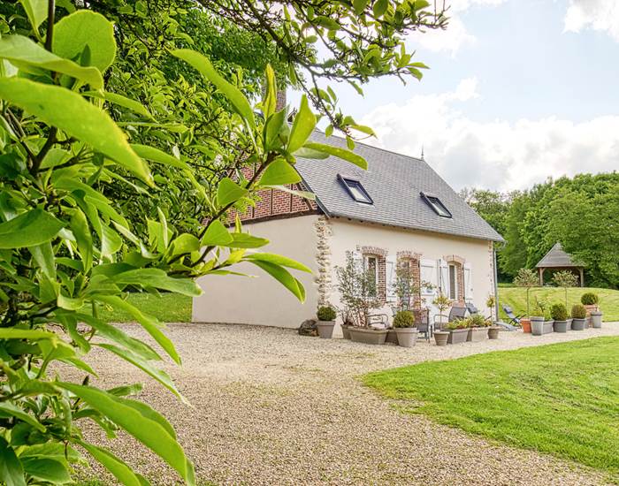 suite-de-l-atelier-avec-living-les-exterieurs-la-verrerie-d-ivoy