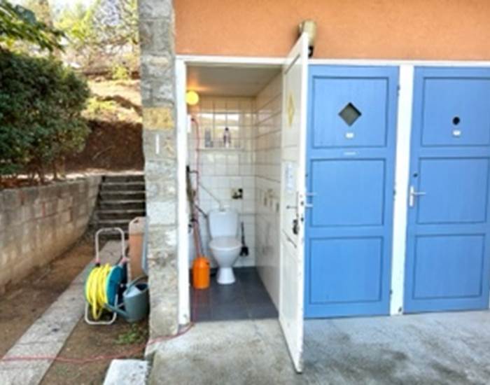 2 WC