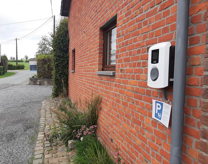 Borne de recharge voiture publique (payante)