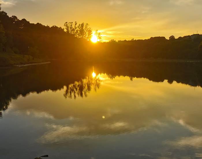Relaxez vous devant un couché de soleil depuis la Cabane
