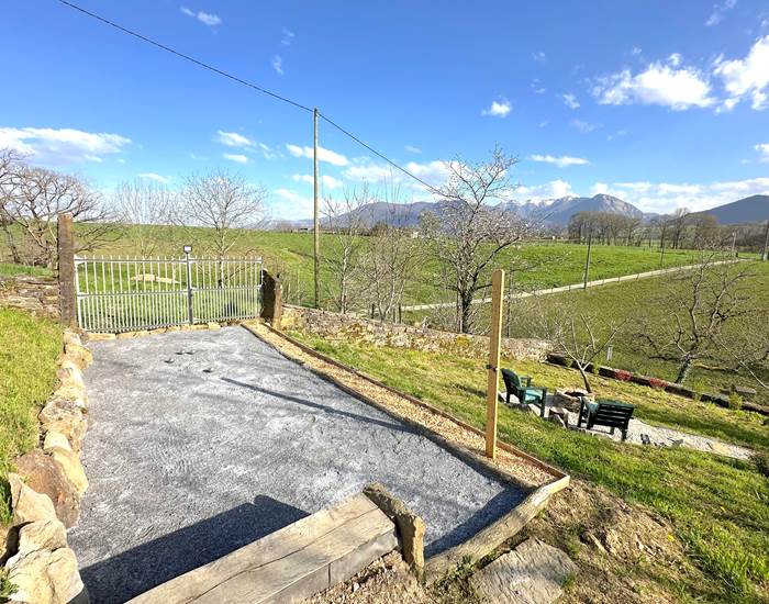 Boulodrome avec vue sur les Pyrénées