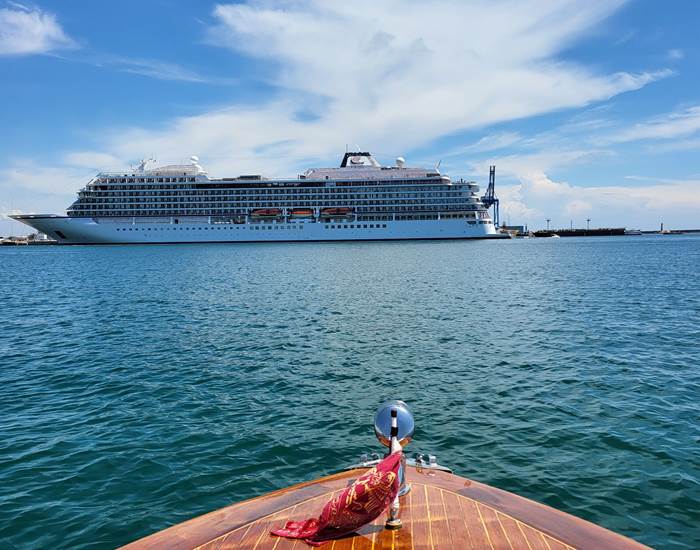 Géant des croisières, Sète