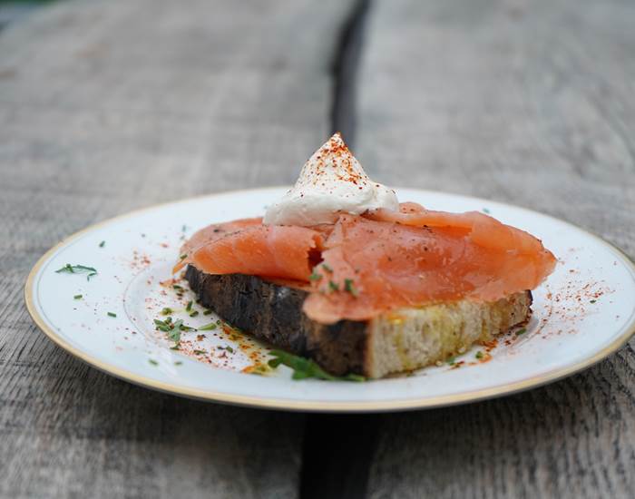 Guinguette, Plats à partager, Jazz, Concert, Produits locaux et frais, Vins Biodynamie, Nature, Vue sur Dordogne