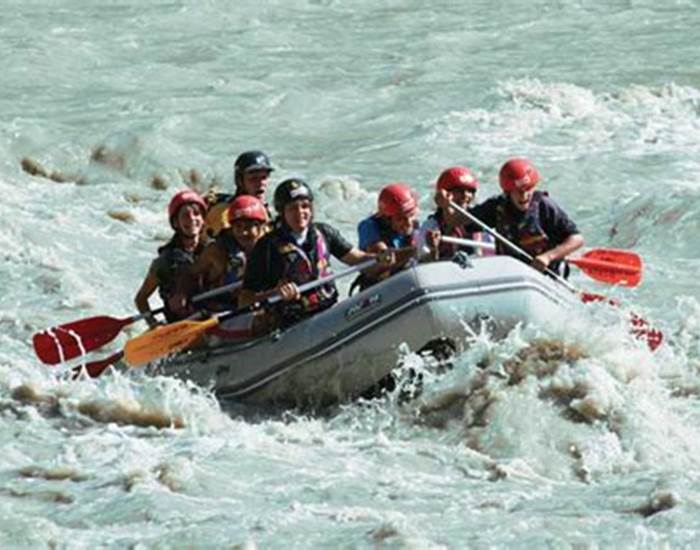 Rafting.