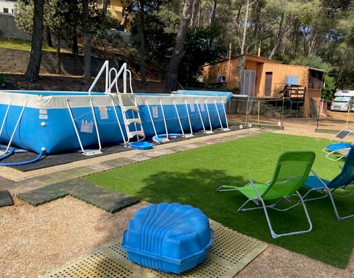 Grande piscine à partager