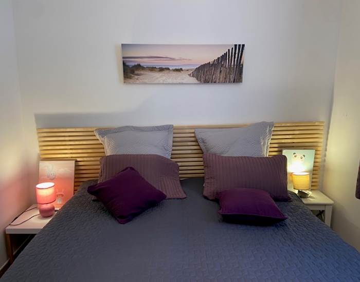 Chambre préparée avec 2 lits 80x190 rapprochés