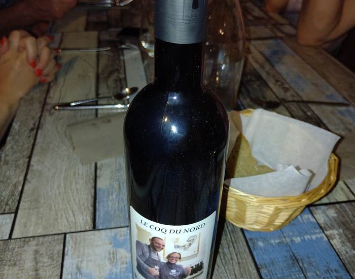 Merci au Domaine Les Tuileries pour cette bouteille avec notre étiquette 🍷🍷🍷