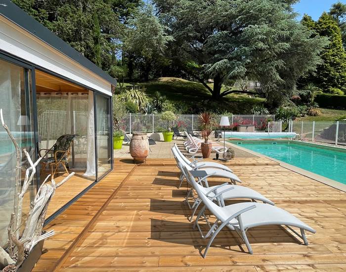 espace piscine et solarium-page