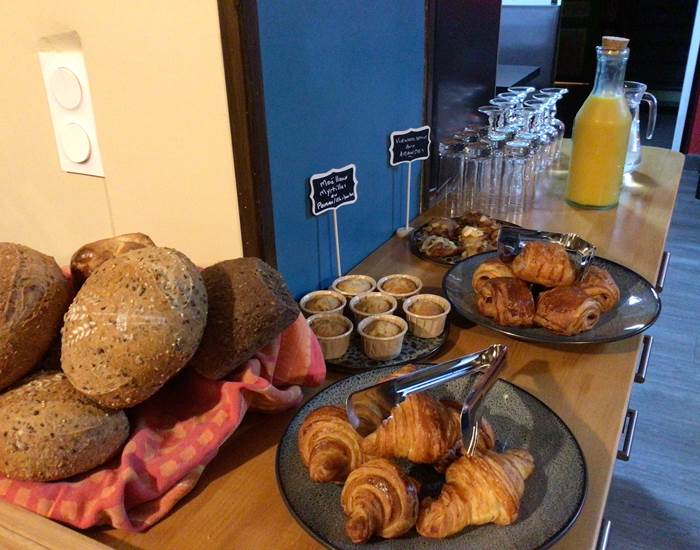 Petit déjeuner hôtel Bellevue Bagnoles Normandie