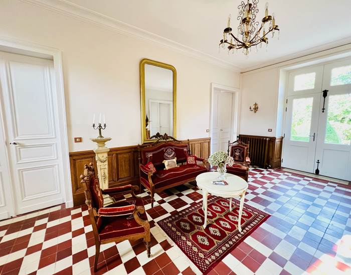 Le Hall