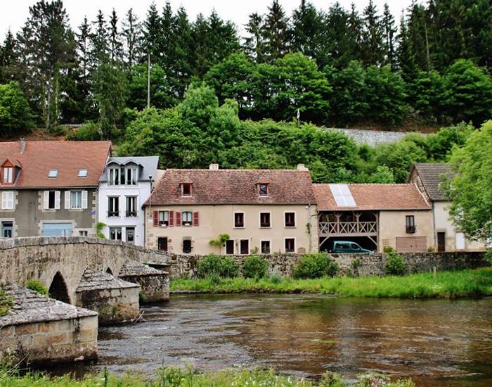Felletin Gite de 12 personnes Creuse proche Faux la Montagne-page